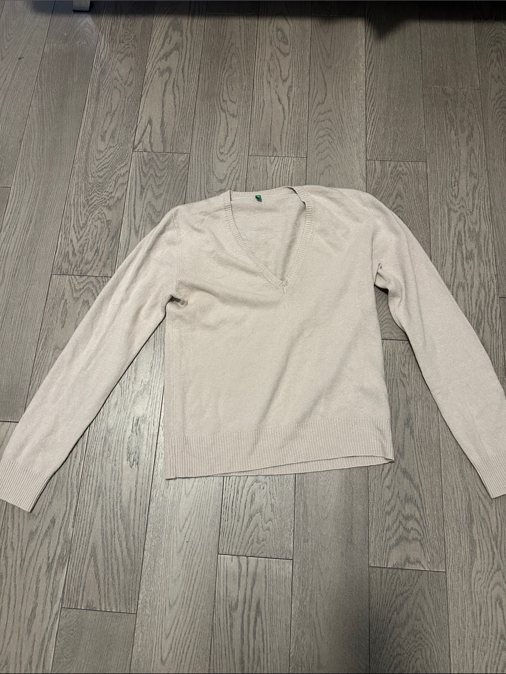 United Colors Of Benetton Women's V-Neck Sweater in Light Beige